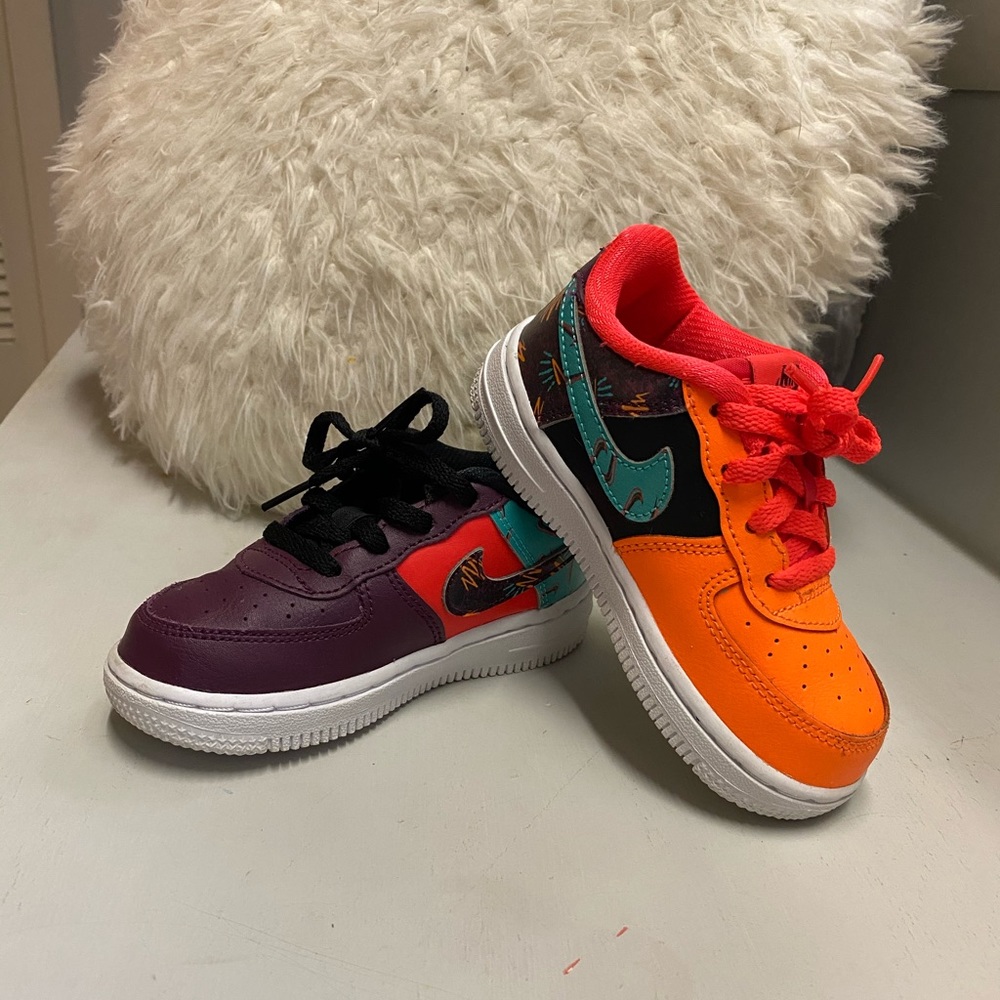 Nike tennis shoes